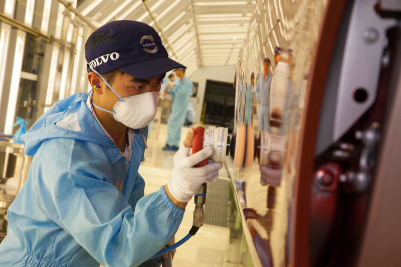 Illustration for article titled VOLVO CAR GROUP STARTS SERIES PRODUCTION OF THE VOLVO S60L AT CHENGDU MANUFACTURING PLANT
